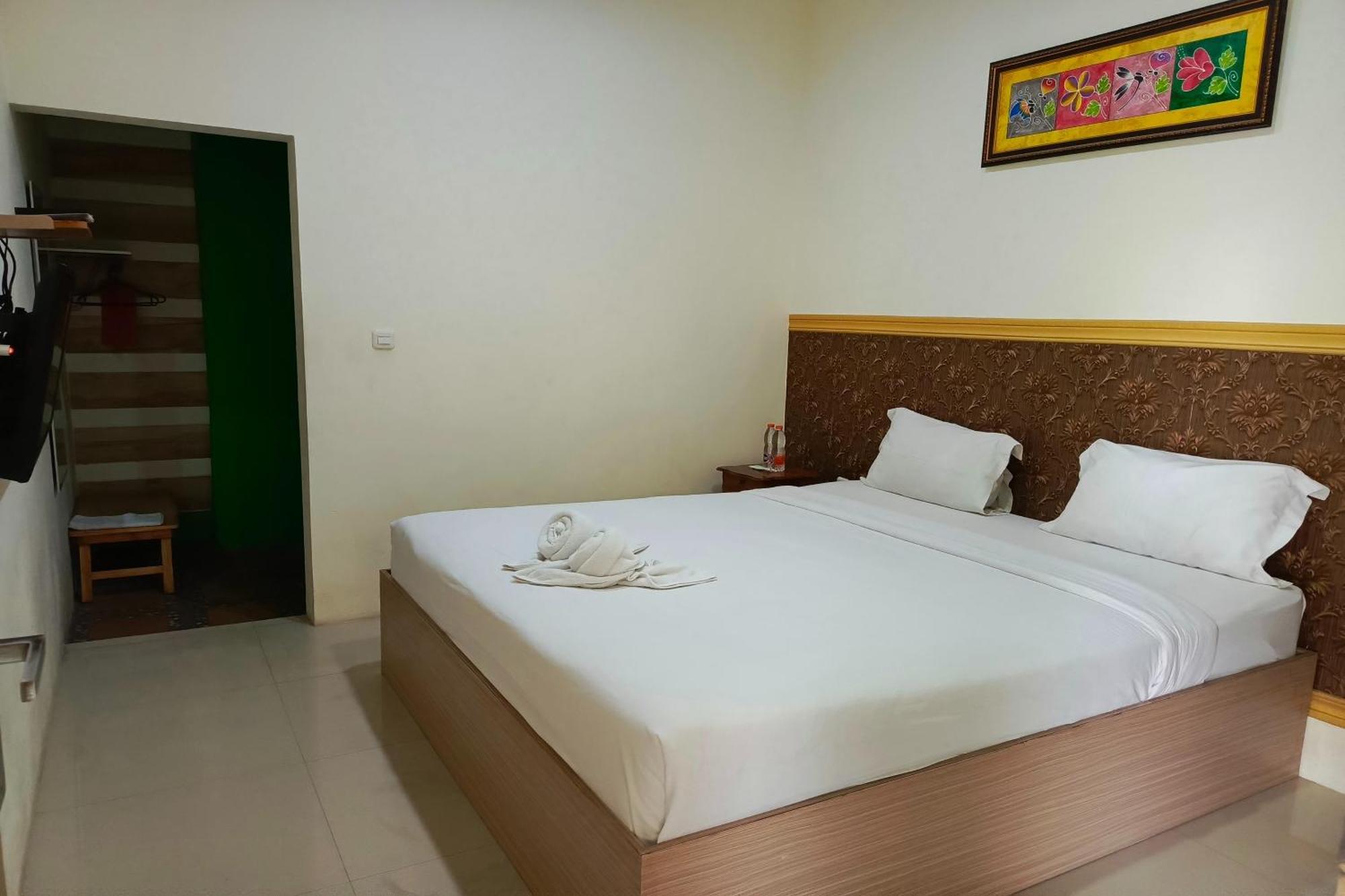 Adisa Homestay Malang Exterior foto